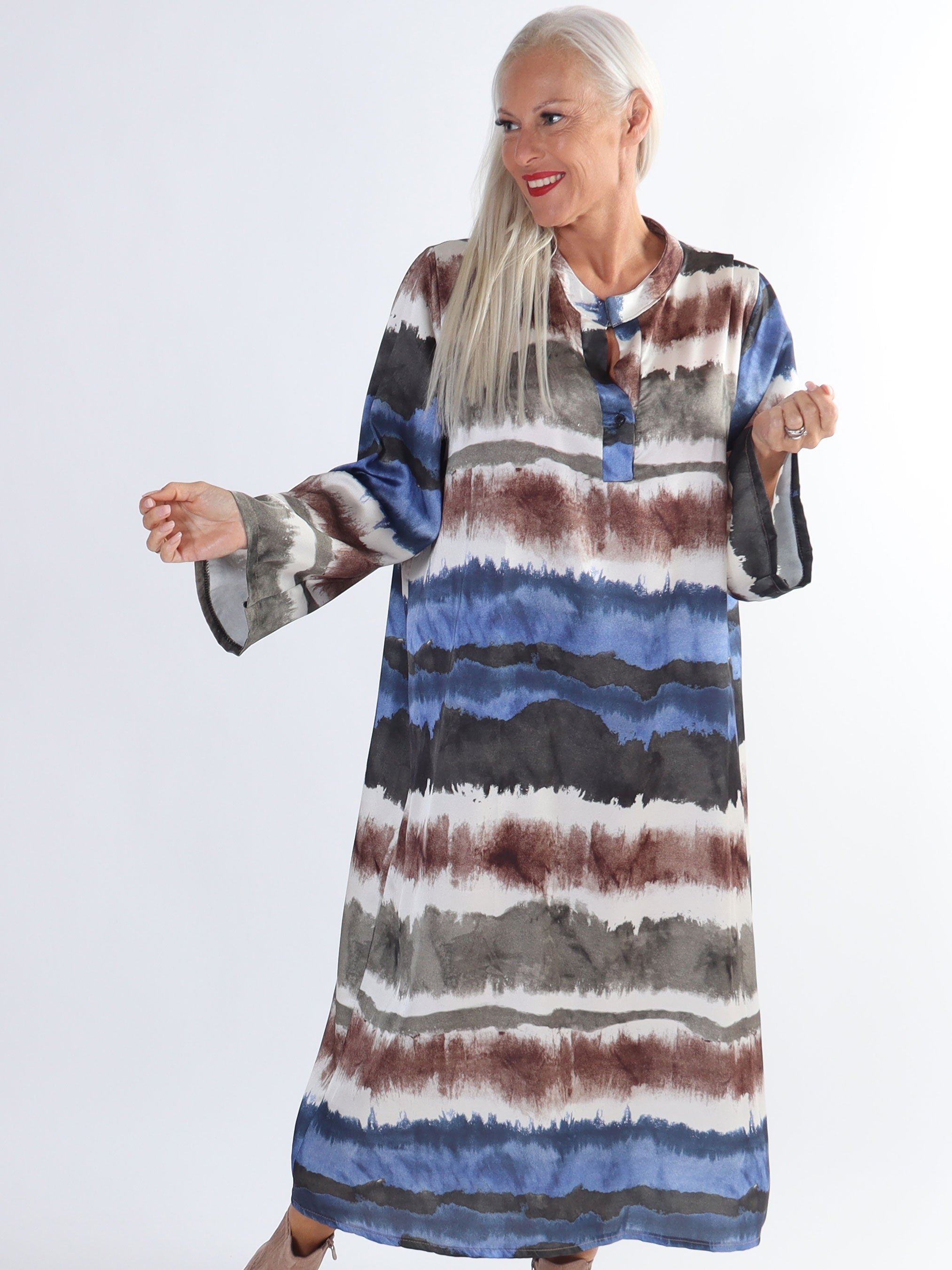 Merina - Lång plus size klänning i batikmönster